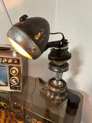 Rusty Heavy Metal Light
